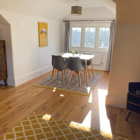 Stylish Georgian Apartment In An Ideal Location 北沃尔舍姆 外观 照片