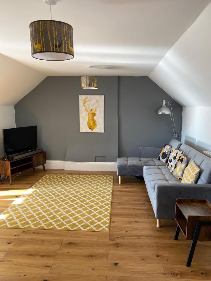 Stylish Georgian Apartment In An Ideal Location 北沃尔舍姆 外观 照片