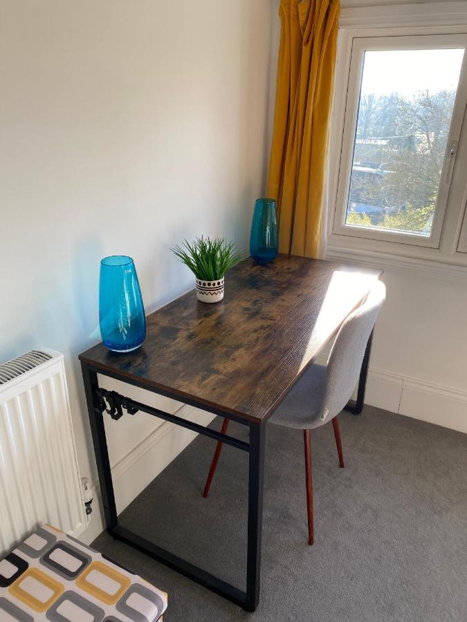 Stylish Georgian Apartment In An Ideal Location 北沃尔舍姆 外观 照片